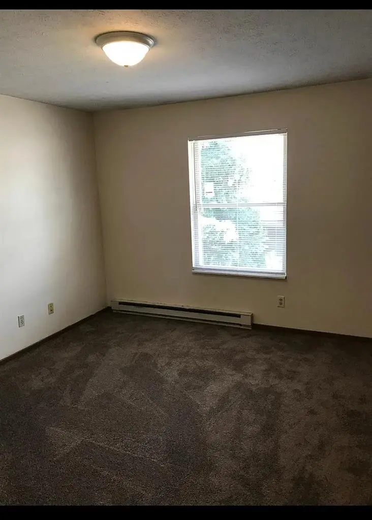 Lease takover! 1 roomate already!