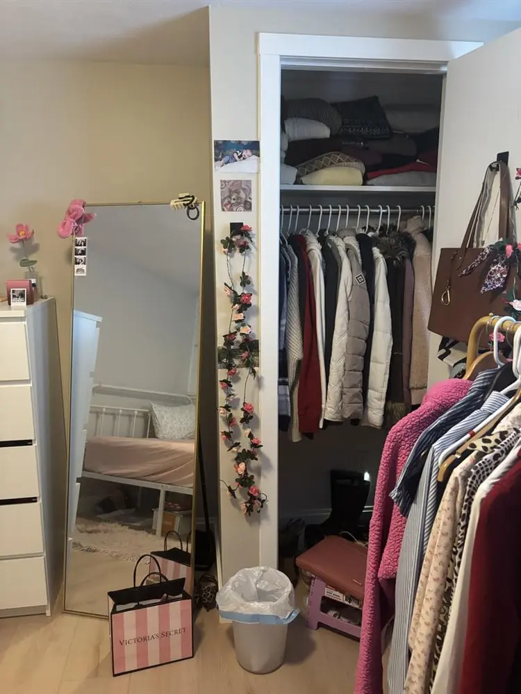 Looking for roommate in Watertown