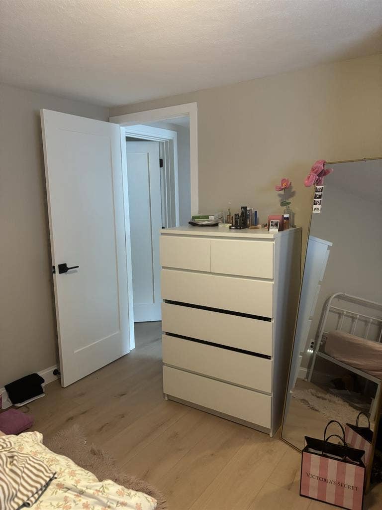 Looking for roommate in Watertown