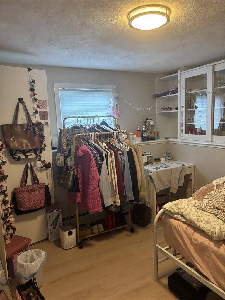 Looking for roommate in Watertown
