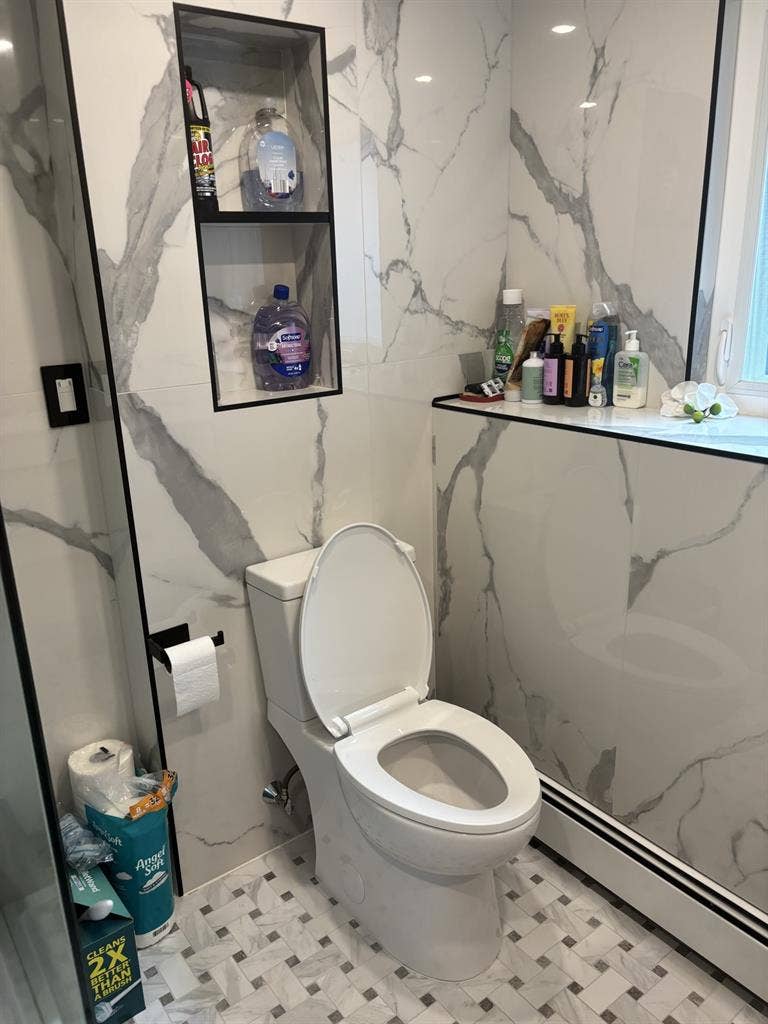 Looking for roommate in Watertown