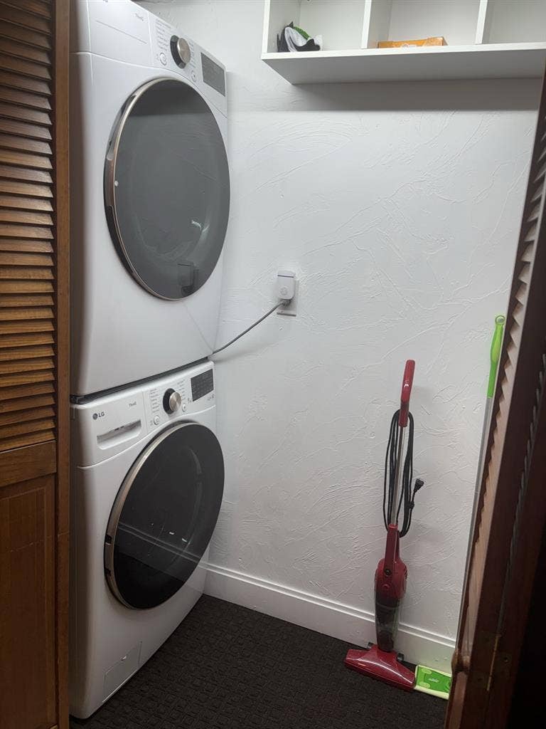 Looking for roommate in Watertown