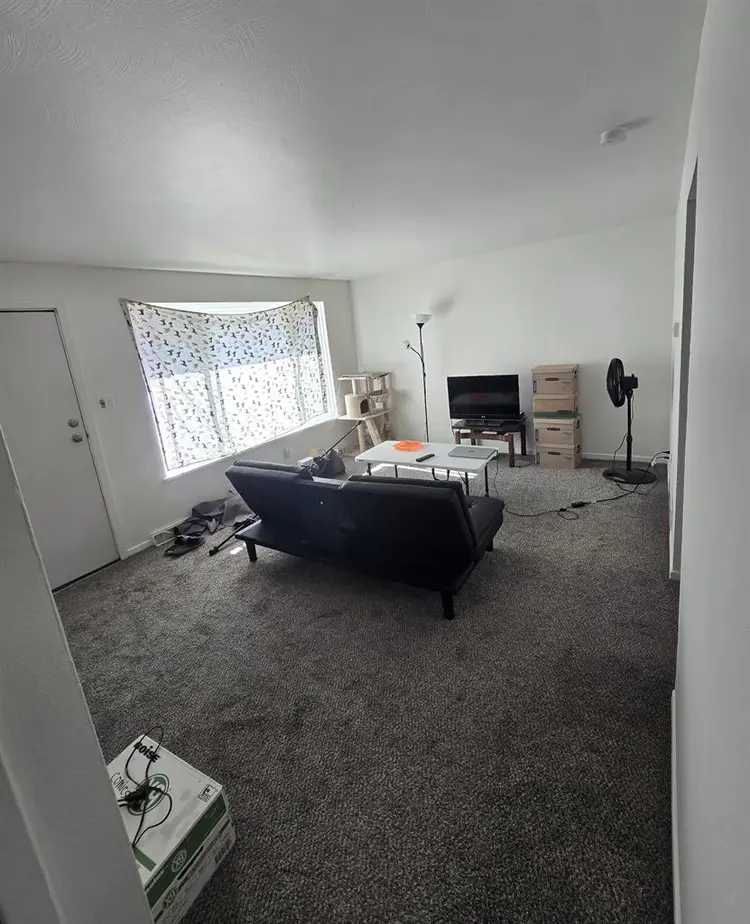 Room for rent! 925/month, avail now