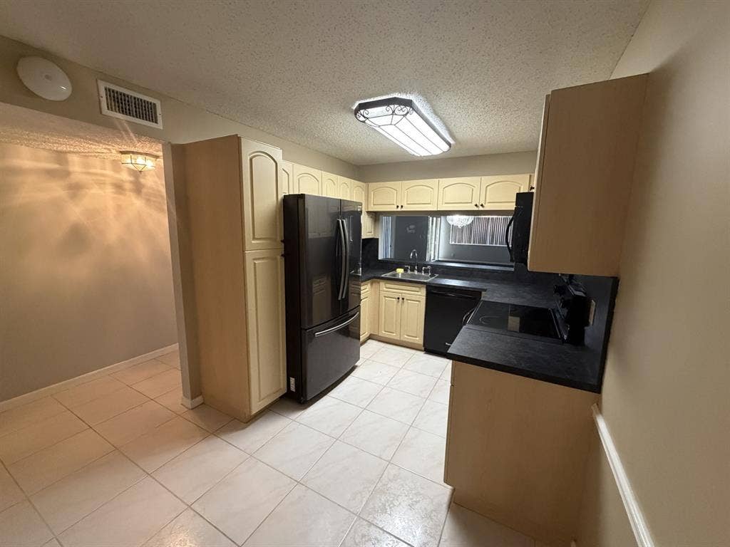Spacious First Floor 2br/2ba condo