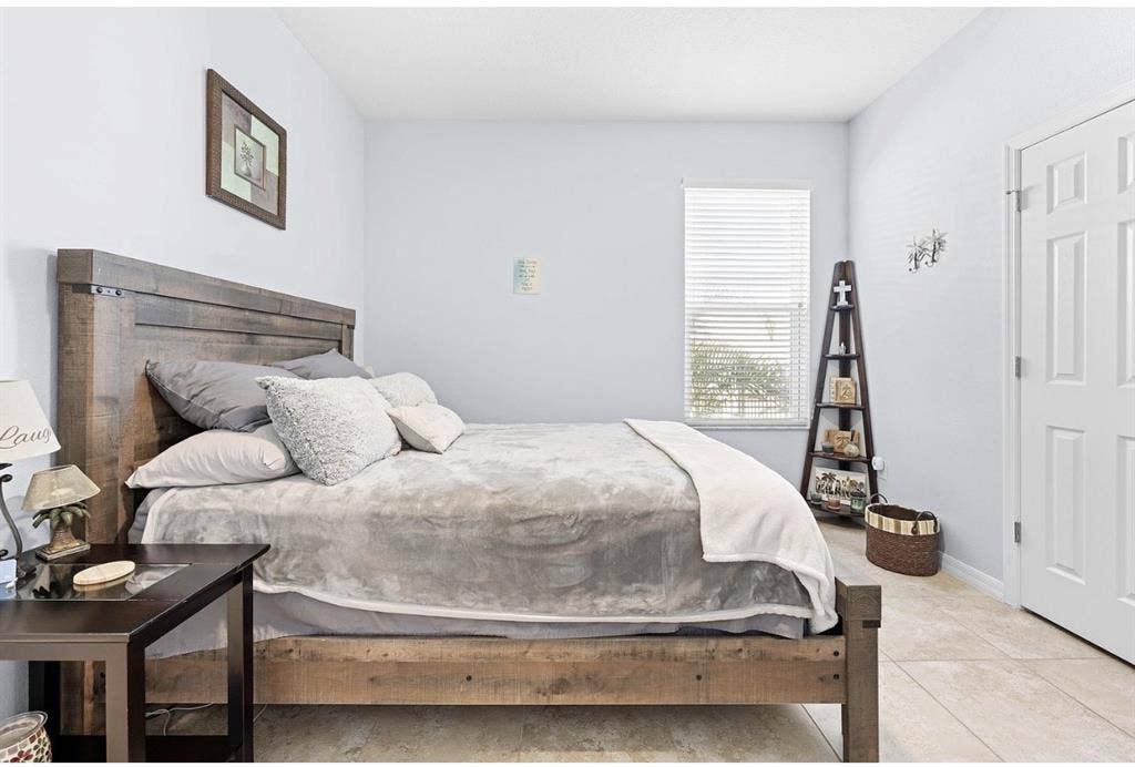 Beautiful furnished room for rent