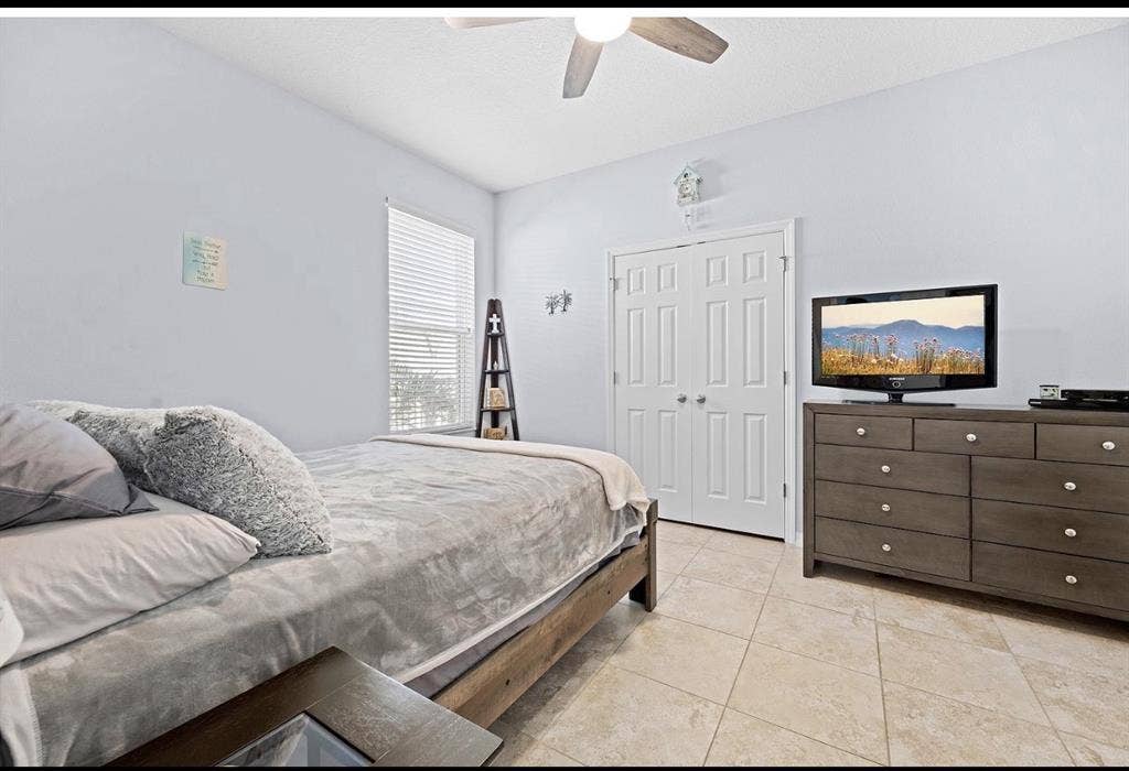 Beautiful furnished room for rent