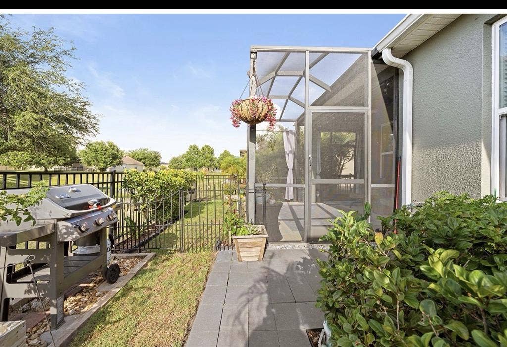 Beautiful furnished room for rent
