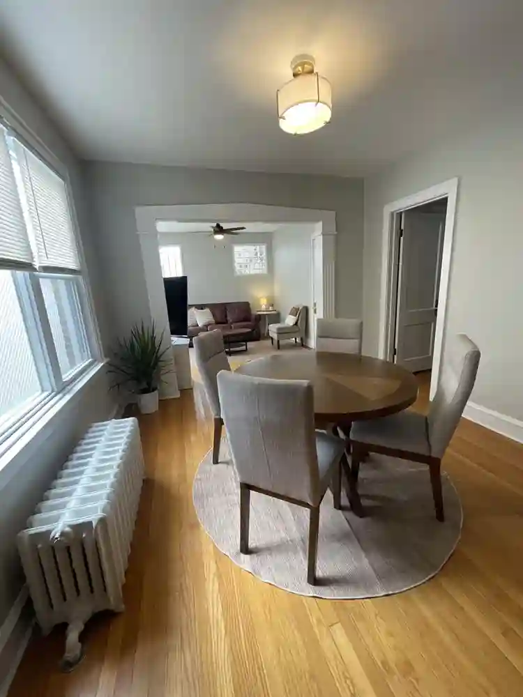 Female Roommates Wanted