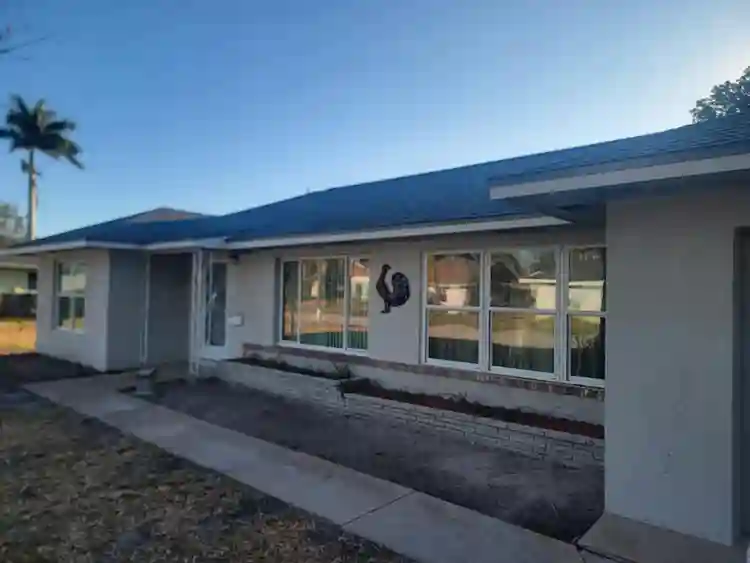 3 bedroom 2 bath garage w/carport