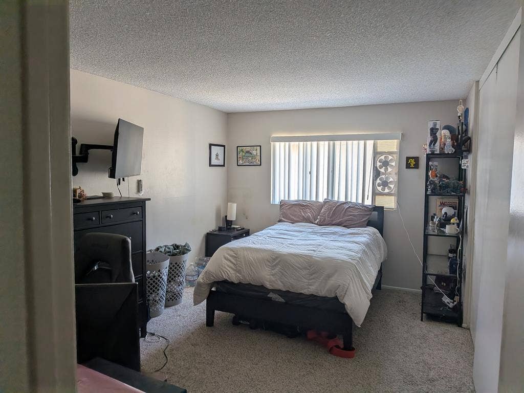 1050 plus utilities, Orange CA