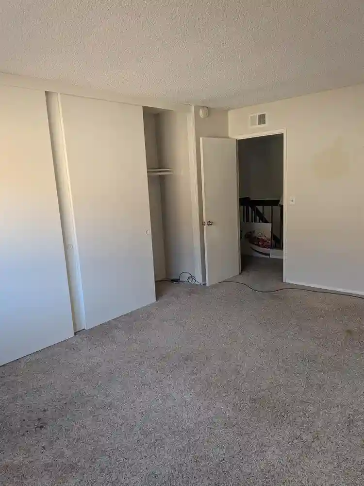 1050 plus utilities, Orange CA
