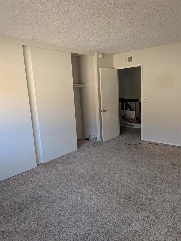 1050 plus utilities, Orange CA