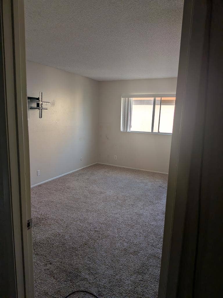 1050 plus utilities, Orange CA