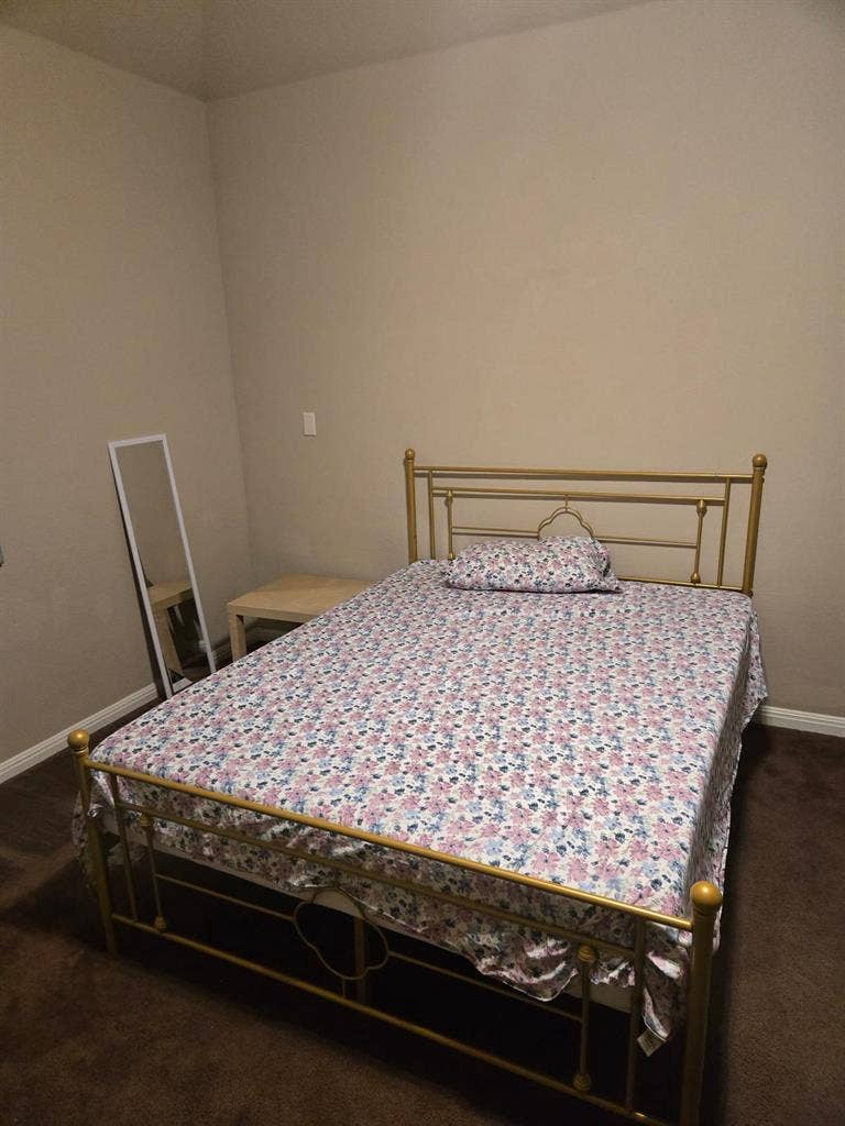 Furnished private bedroom available