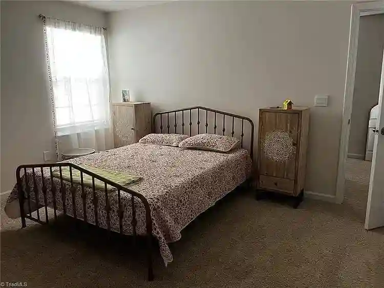 Furnished private room available