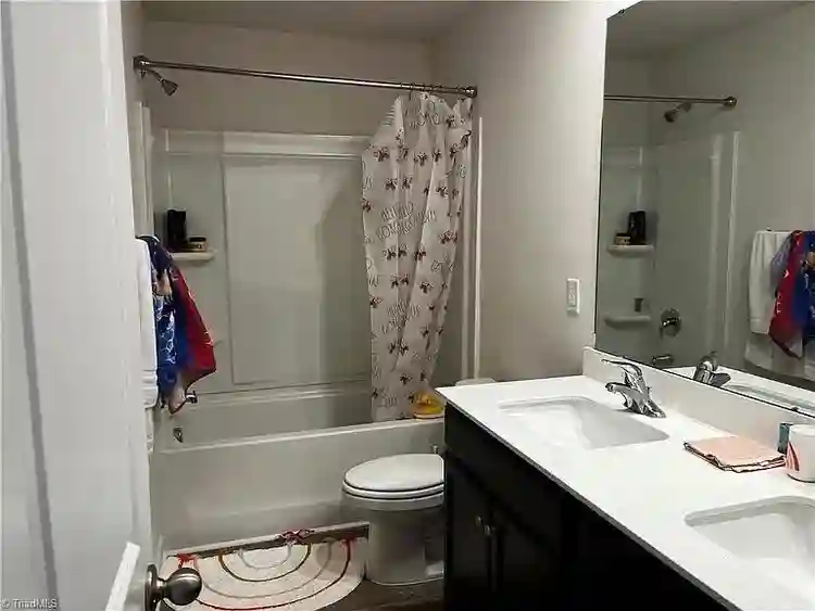 Furnished private room available