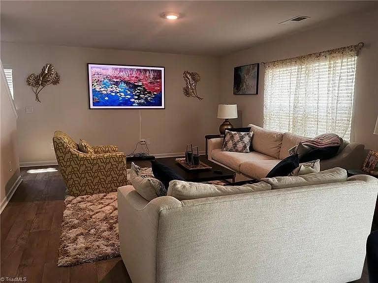 Furnished private room available