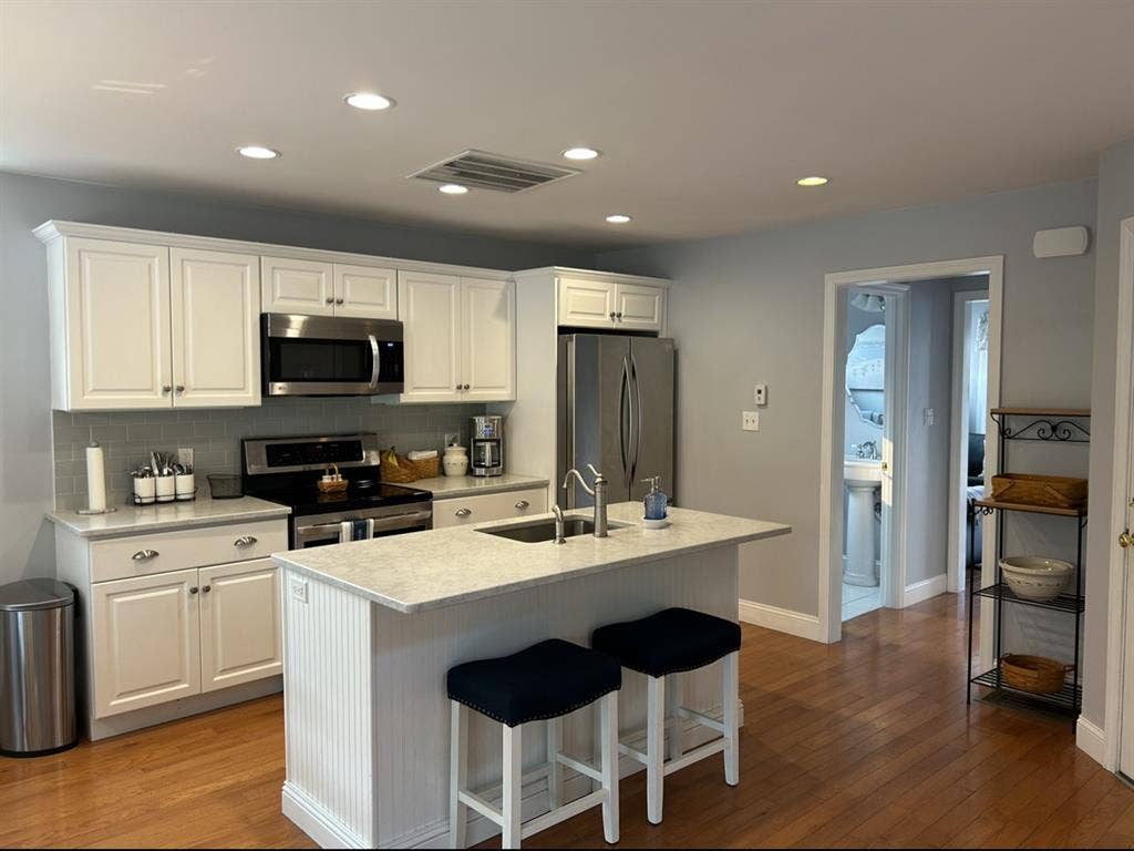 Wells Maine bedroom rental.