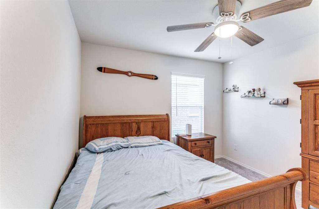 Furnished private room available
