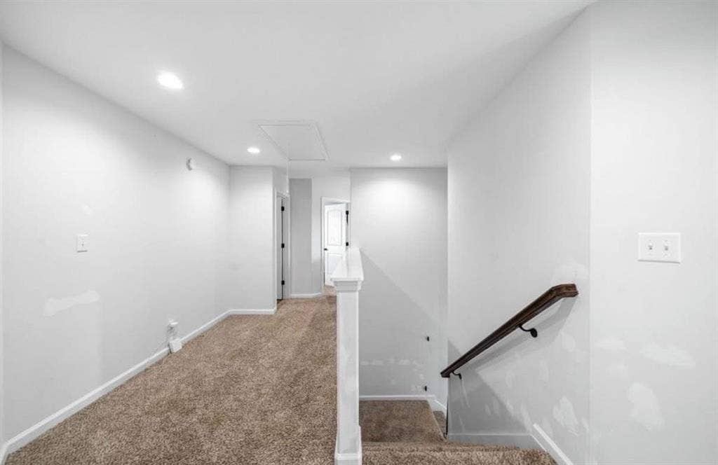 Furnished private room available
