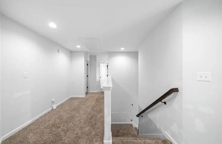 Furnished private room available