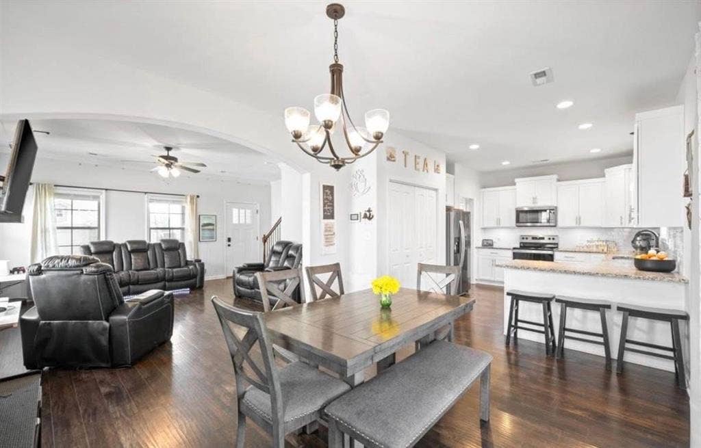 Furnished private room available