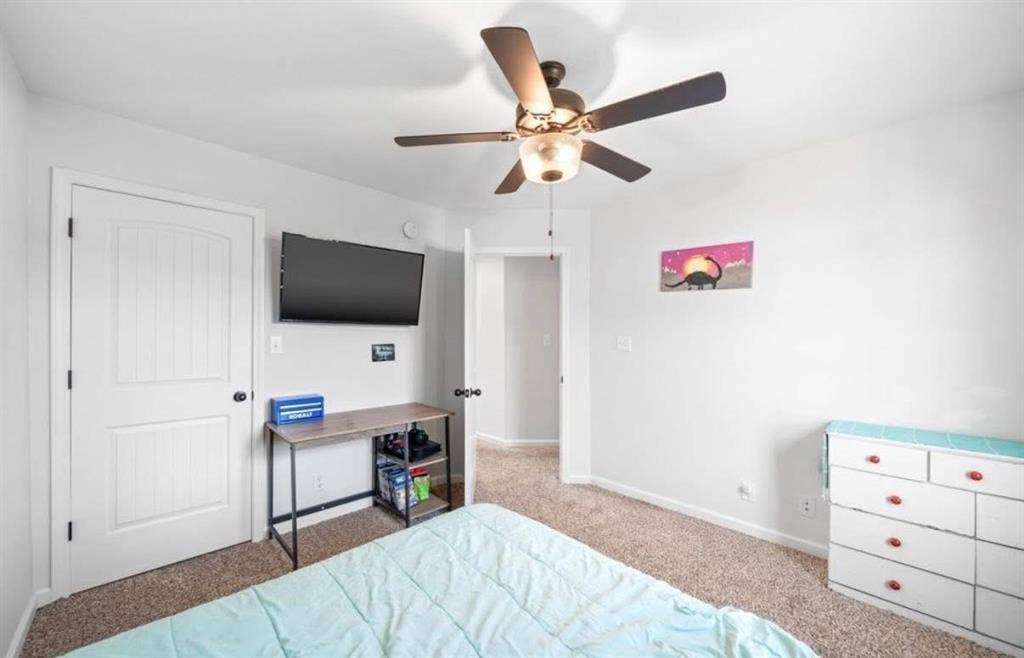 Furnished private room available