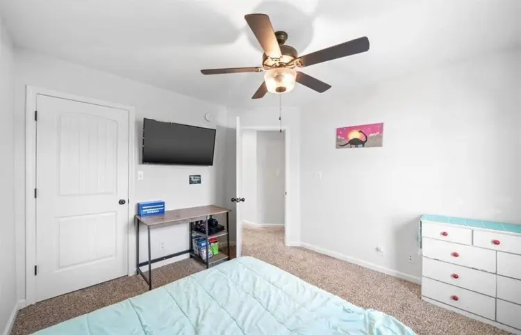 Furnished private room available