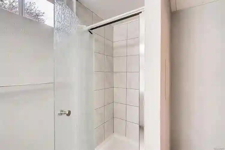 Private Bed/Bath in Spacious Home