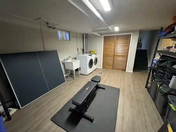 Private Bed/Bath in Spacious Home