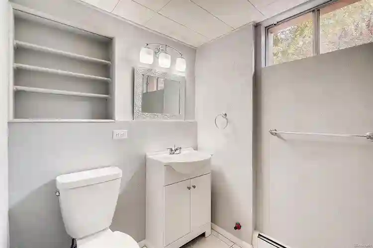 Private Bed/Bath in Spacious Home