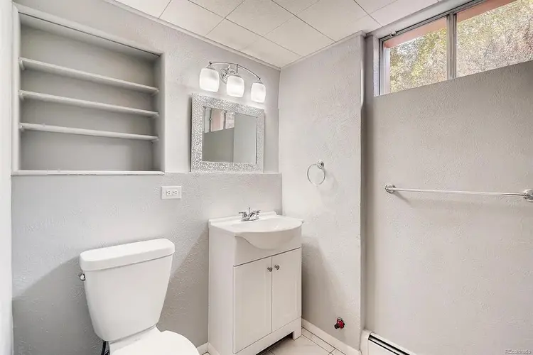 Private Bed/Bath in Spacious Home