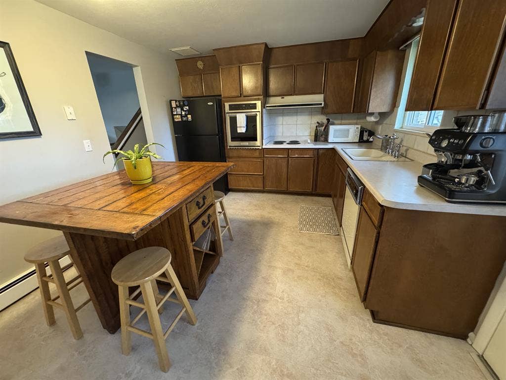 Private Bed/Bath in Spacious Home