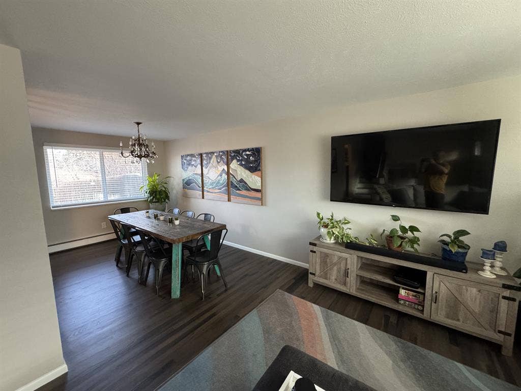 Private Bed/Bath in Spacious Home