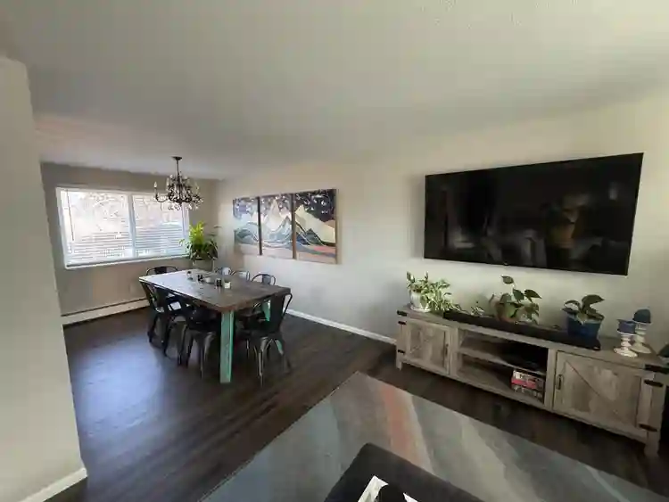 Private Bed/Bath in Spacious Home