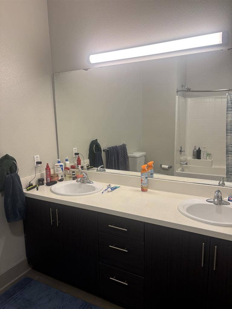 Fully furnished shared bedroomm
