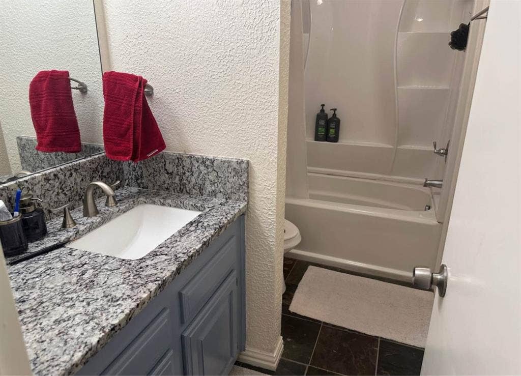 Room for rent $700)