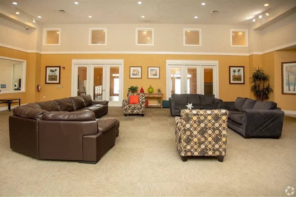 One bed/one bath available in 3/3