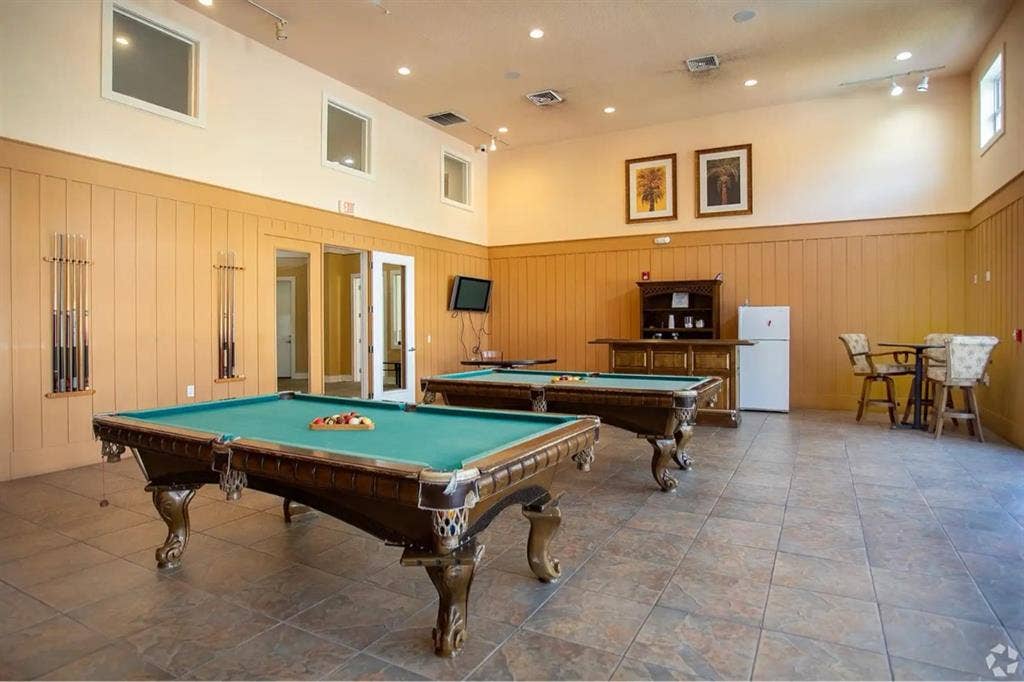One bed/one bath available in 3/3