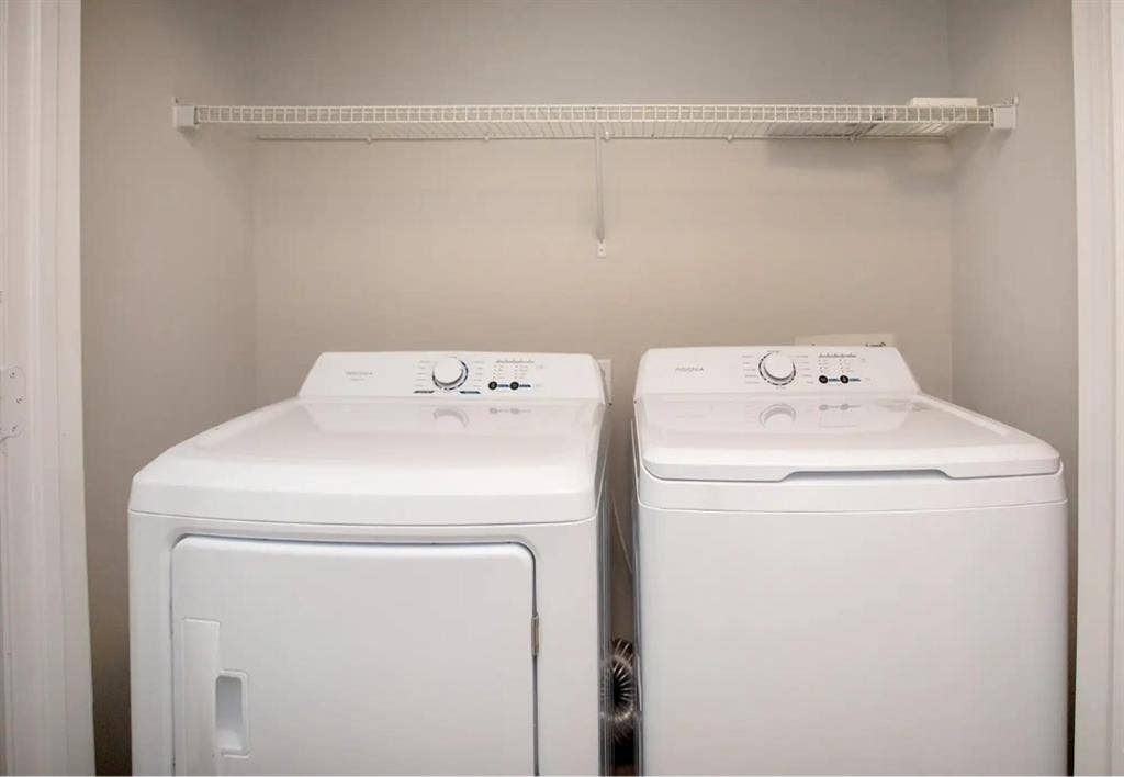 One bed/one bath available in 3/3
