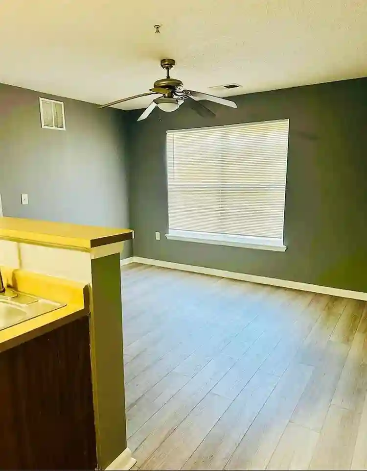One bed/one bath available in 3/3