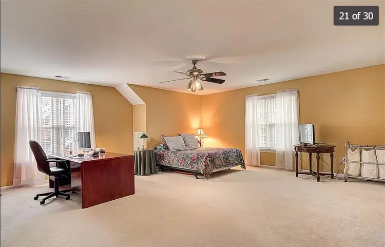 Furnished private room available