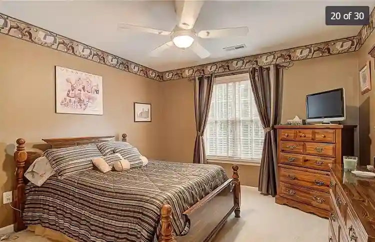 Furnished private room available
