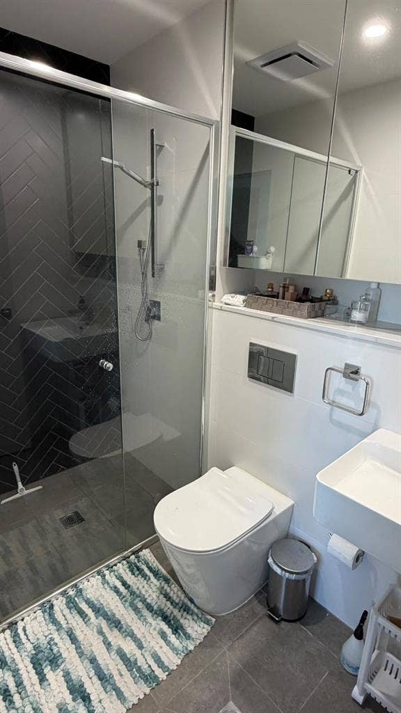 Master ensuite bedroom for rent