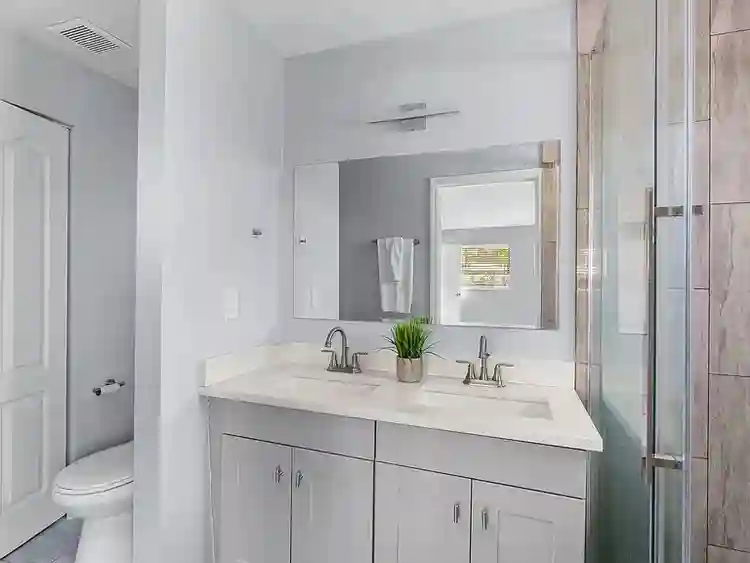 Room for rent (Guys only)