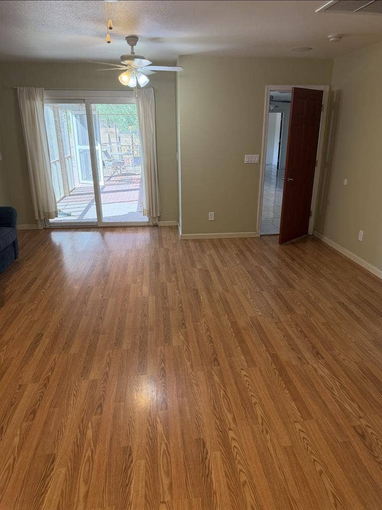 Large Master Bedroom in 55+