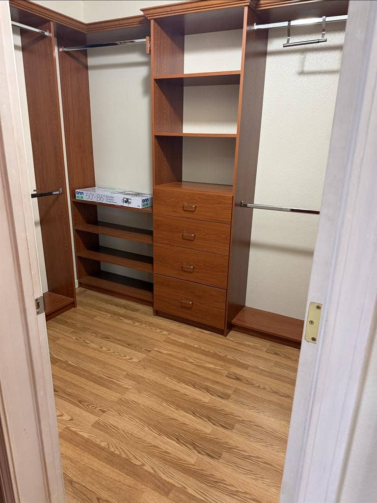 Large Master Bedroom in 55+