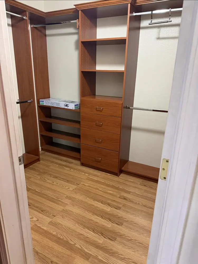 Large Master Bedroom in 55+
