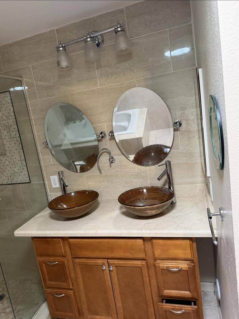 Large Master Bedroom in 55+