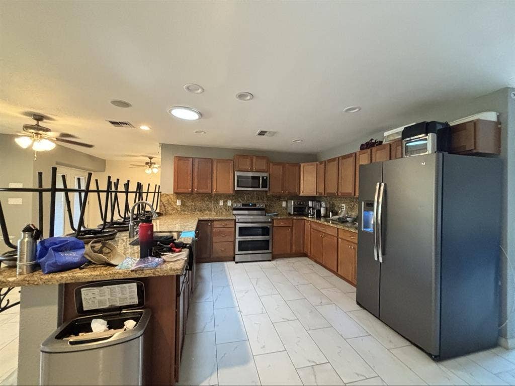 Large Master Bedroom in 55+